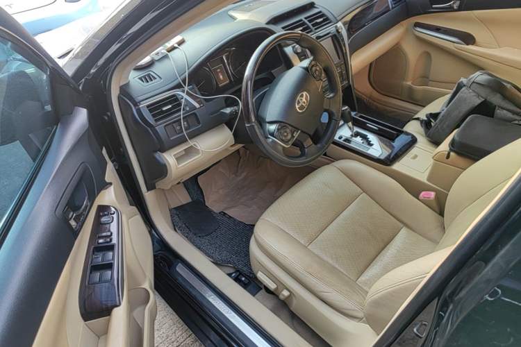 Used Toyota Camry 2015 Dual-Engine 2.5 HG Luxury Navigation Edition Driver Seat