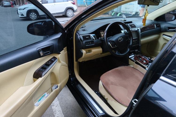 Used Toyota Camry 2015 Dual-Engine 2.5 HG Luxury Navigation Edition Driver Seat