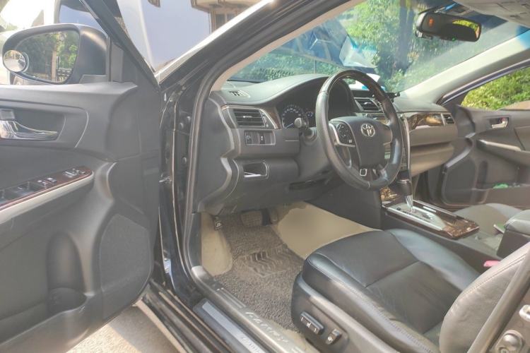 Used Toyota Camry 2015 2.0G Premier Edition Driver Seat