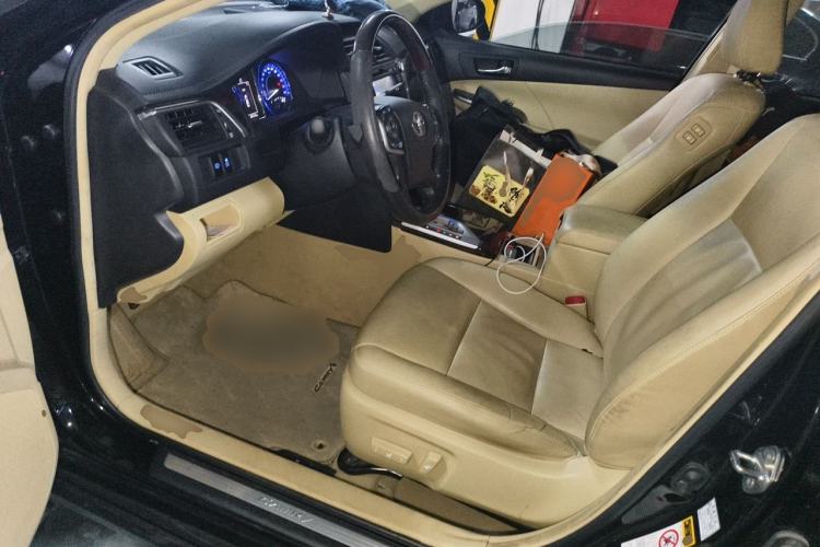 Used Toyota Camry 2015 Dual-Engine 2.5 HG Luxury Navigation Edition Driver Seat