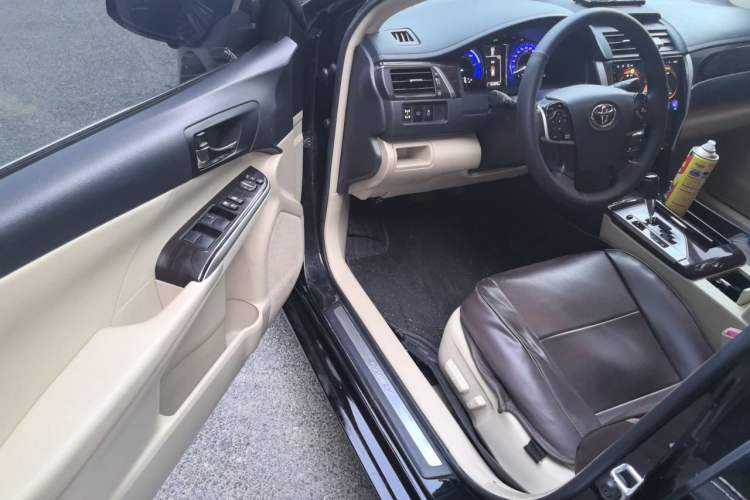 Used Toyota Camry 2015 Dual-Engine 2.5 HG Luxury Navigation Edition Driver Seat