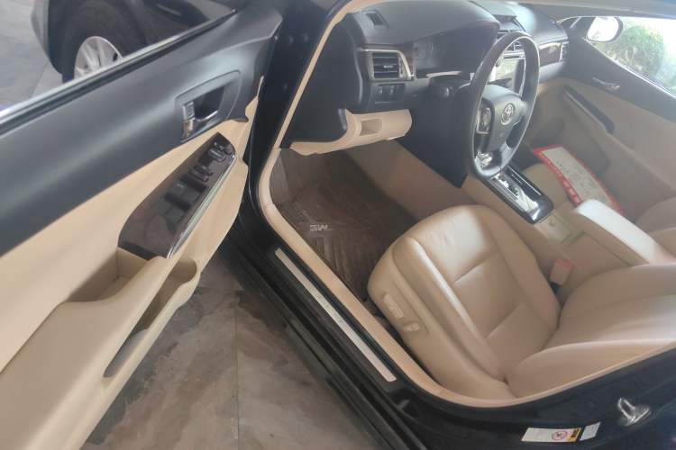 Used Toyota Camry 2015 2.0G Premier Edition Driver Seat