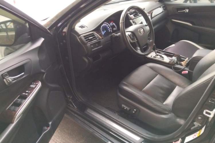Used Toyota Camry 2015 2.0G Premier Edition Driver Seat