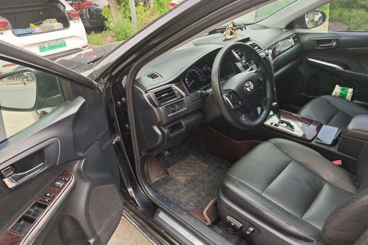 Used Toyota Camry 2015 2.5G Luxury Navigation Edition Driver Seat