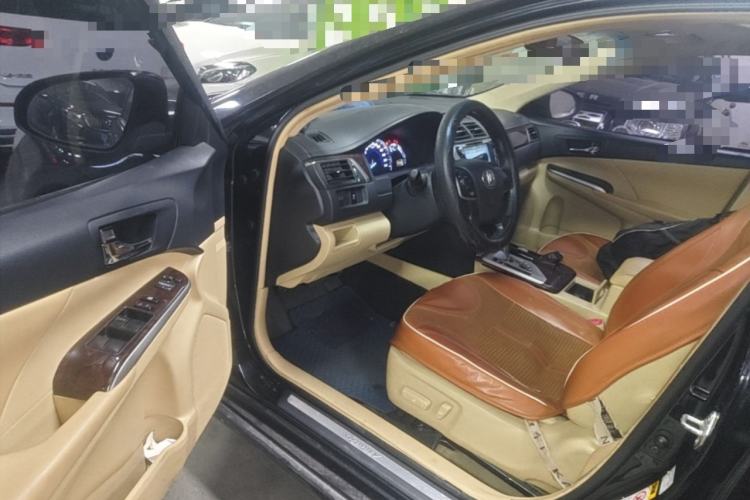 Used Toyota Camry 2015 2.0G Premier Edition Driver Seat