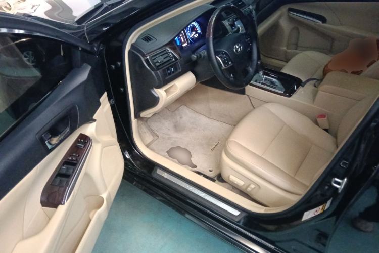 Used Toyota Camry 2015 Dual-Engine 2.5 HG Luxury Navigation Edition Driver Seat