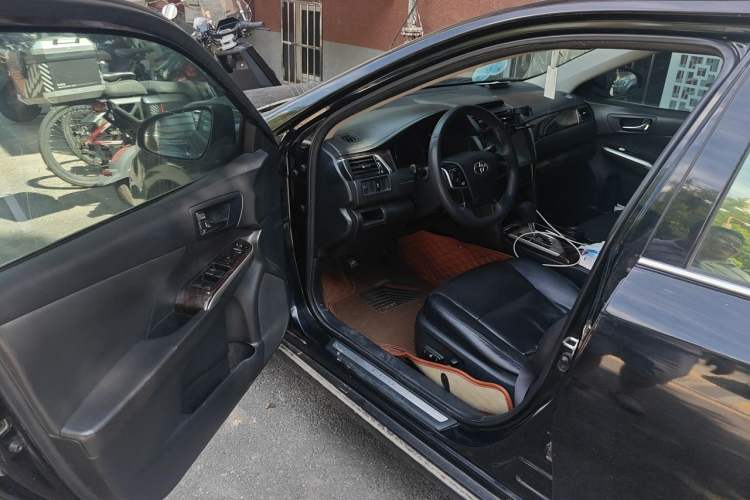 Used Toyota Camry 2015 2.0G Premier Edition Driver Seat