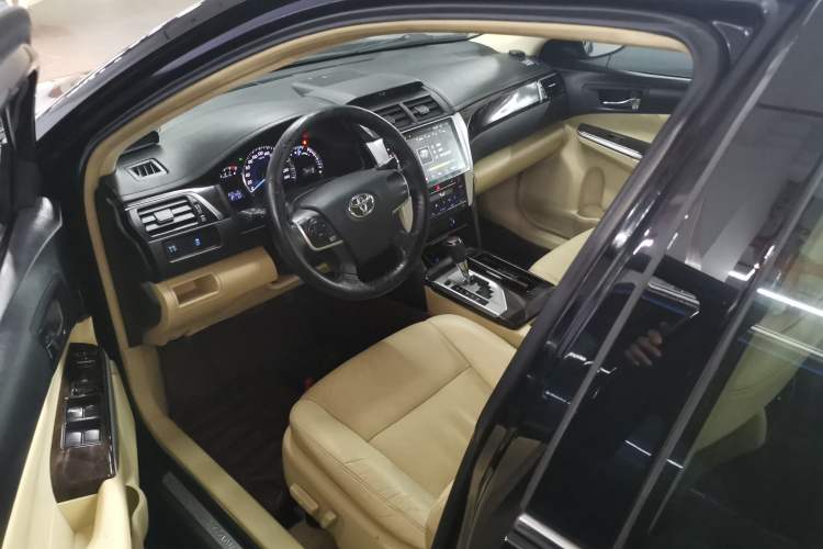 Used Toyota Camry 2015 2.0G Premier Edition Driver Seat