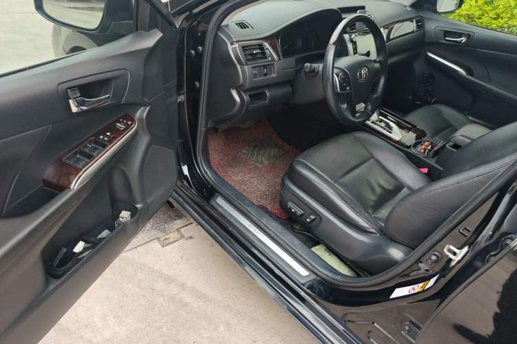 Used Toyota Camry 2015 2.0G Premier Edition Driver Seat