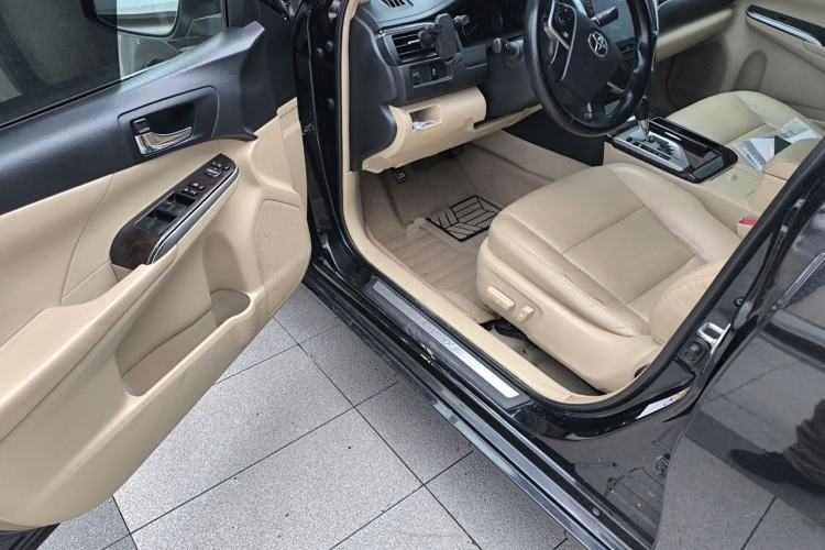 Used Toyota Camry 2015 2.0G Premier Edition Driver Seat