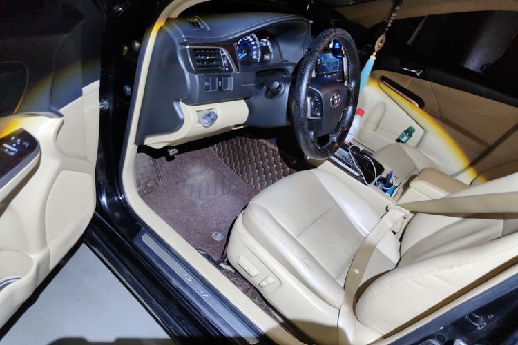 Used Toyota Camry 2015 2.0G Premier Edition Driver Seat