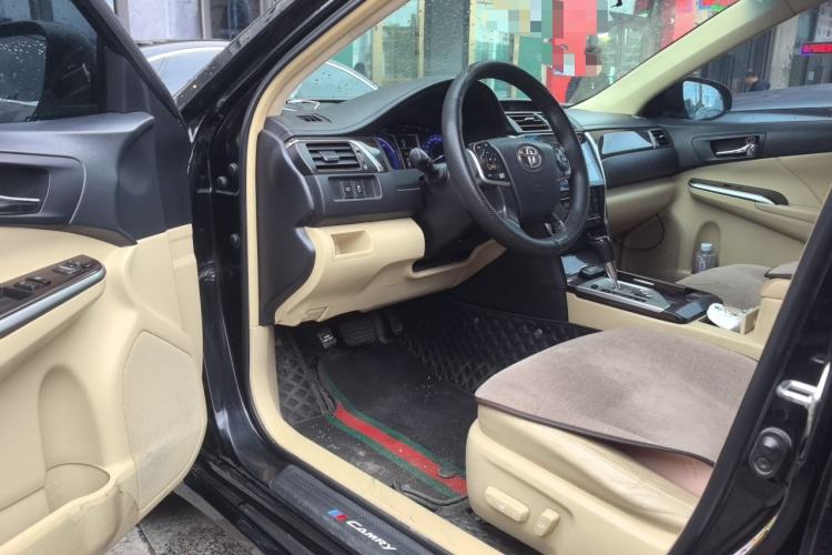 Used Toyota Camry 2015 Dual-Engine 2.5 HG Luxury Navigation Edition Driver Seat