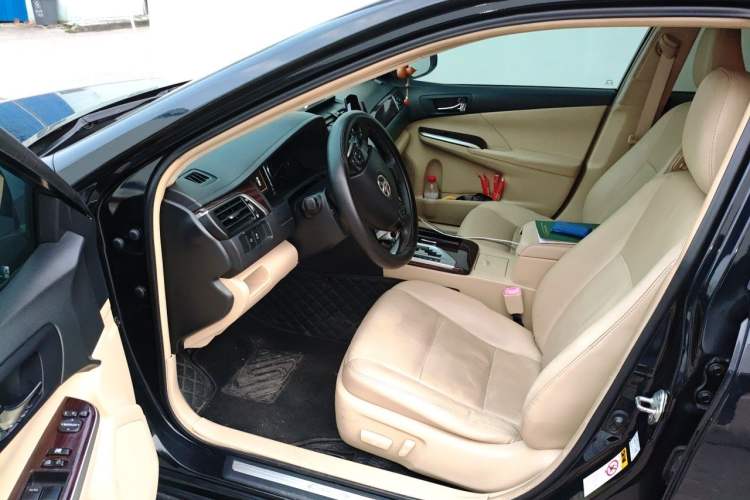 Used Toyota Camry 2015 Dual-Engine 2.5 HG Luxury Navigation Edition Driver Seat