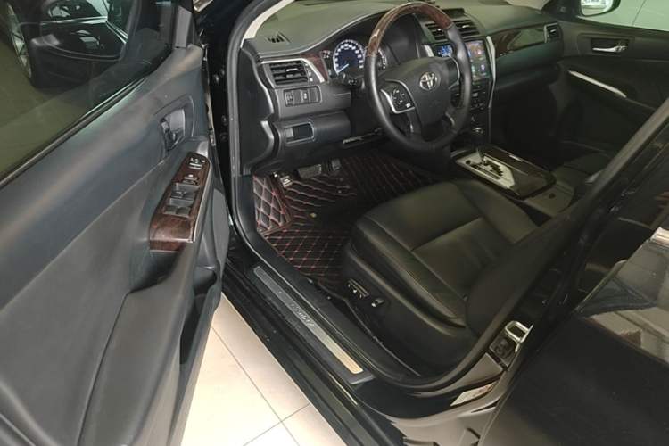 Used Toyota Camry 2015 2.0G Premier Edition Driver Seat