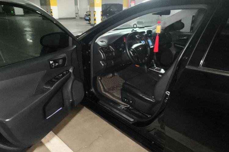 Used Toyota Camry 2015 2.0G Premier Edition Driver Seat