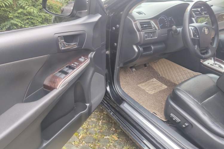 Used Toyota Camry 2015 2.0G Premier Edition Driver Seat