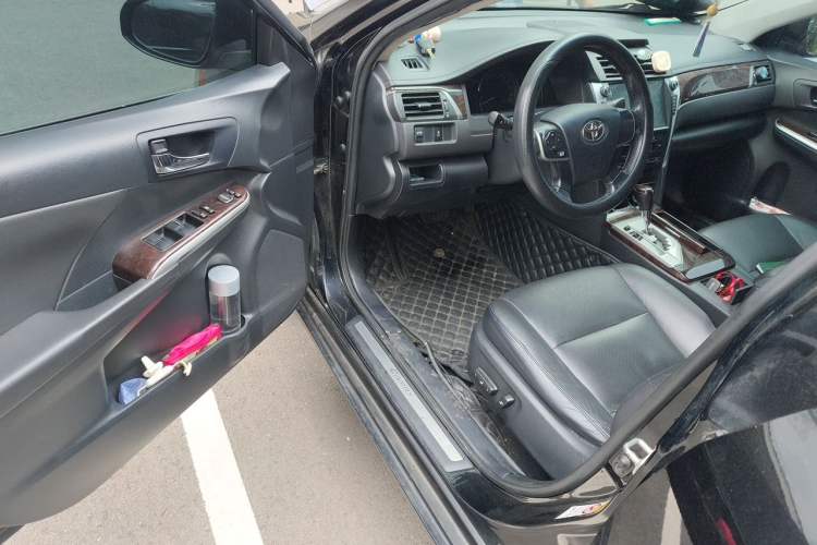 Used Toyota Camry 2015 2.0G Premier Edition Driver Seat