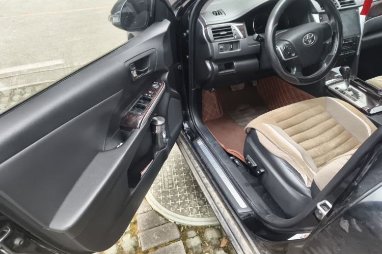 Used Toyota Camry 2015 2.0G Premier Edition Driver Seat