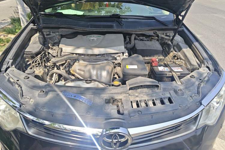 Used Toyota Camry 2015 2.0G Premier Edition Engine Bay