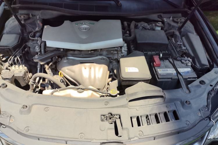 Used Toyota Camry 2015 2.0G Premier Edition Engine Bay