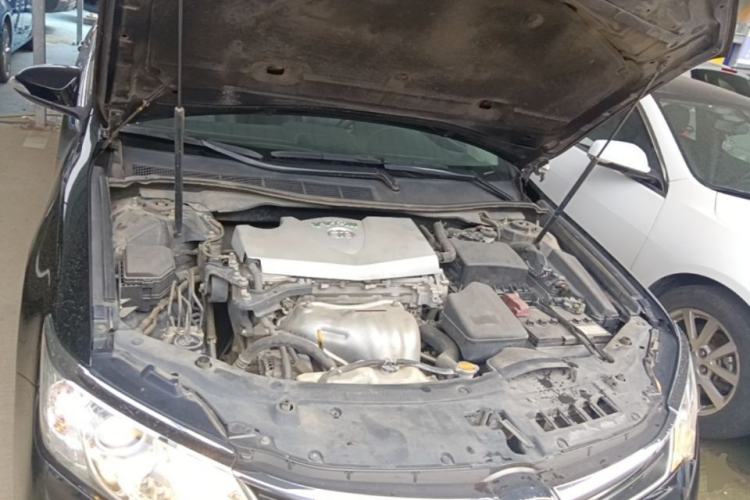 Used Toyota Camry 2015 2.0G Premier Edition Engine Bay