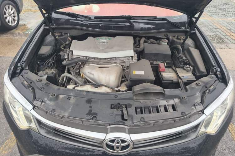 Used Toyota Camry 2015 2.0G Premier Edition Engine Bay