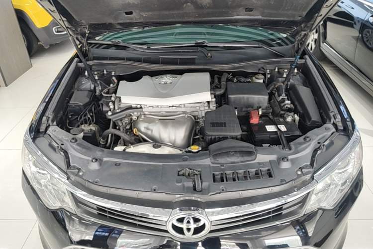 Used Toyota Camry 2015 2.0G Premier Edition Engine Bay