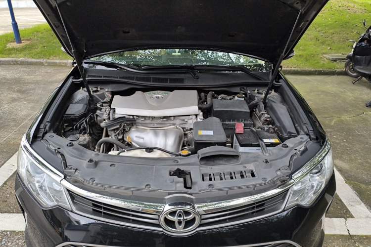 Used Toyota Camry 2015 2.0G Premier Edition Engine Bay