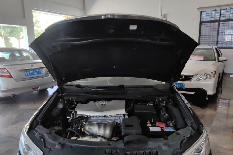 Used Toyota Camry 2015 2.0G Premier Edition Engine Bay