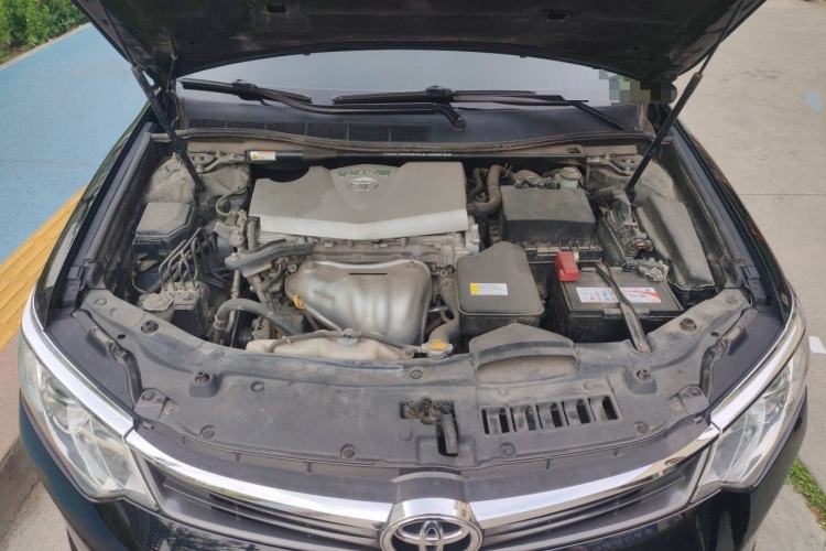 Used Toyota Camry 2015 2.0G Premier Edition Engine Bay