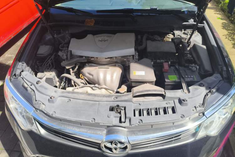 Used Toyota Camry 2015 2.0G Premier Edition Engine Bay