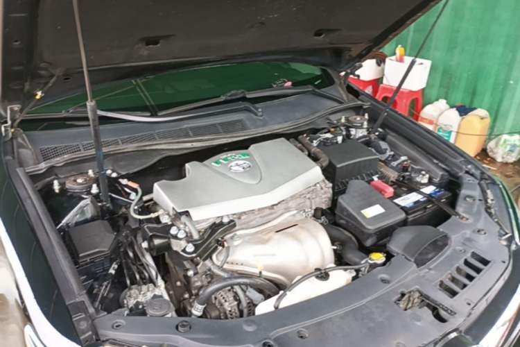 Used Toyota Camry 2015 2.0G Premier Edition Engine Bay