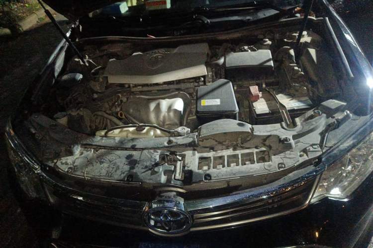 Used Toyota Camry 2015 2.0G Premier Edition Engine Bay
