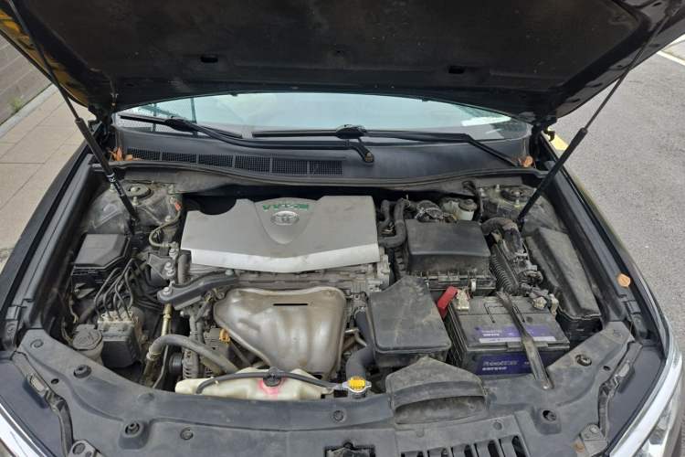 Used Toyota Camry 2015 2.0G Premier Edition Engine Bay