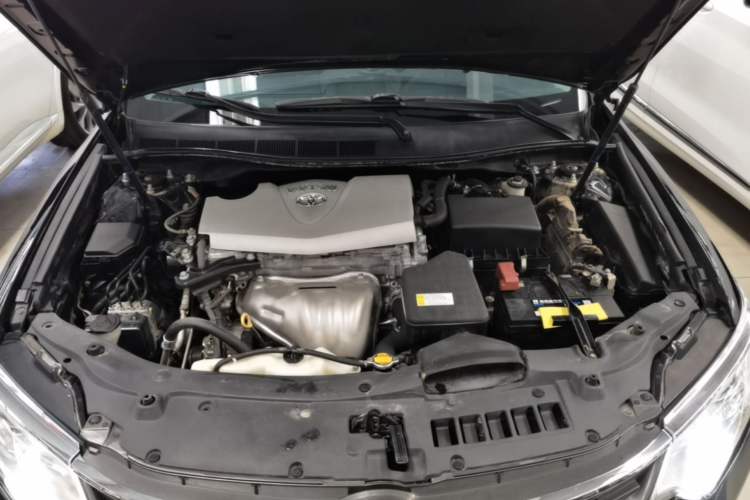 Used Toyota Camry 2015 2.0G Premier Edition Engine Bay