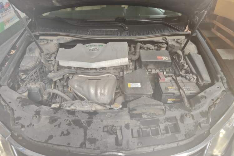 Used Toyota Camry 2015 2.0G Premier Edition Engine Bay