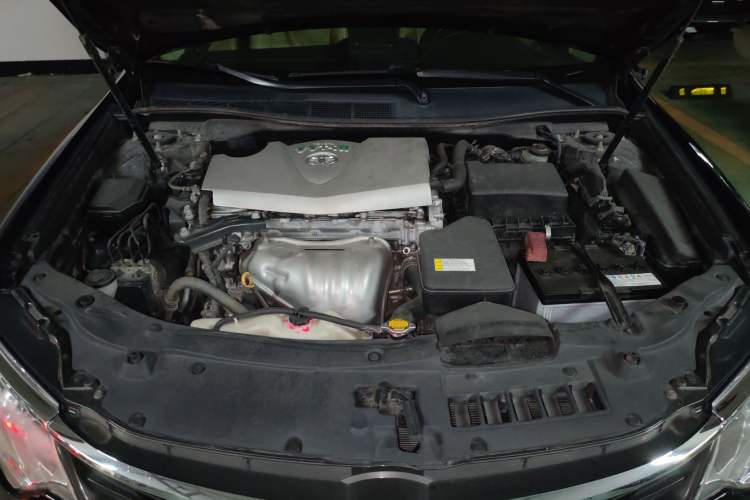 Used Toyota Camry 2015 2.0G Premier Edition Engine Bay
