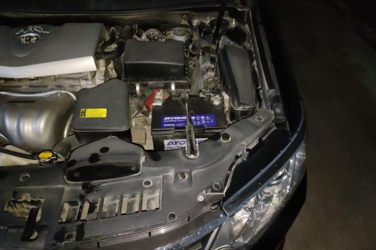 Used Toyota Camry 2015 2.0E Elite Edition Engine Bay Left