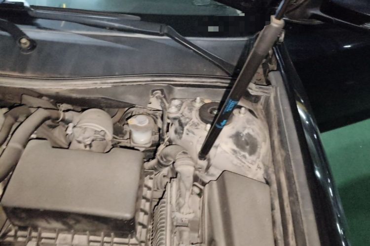 Used Toyota Camry 2015 2.0G Premier Edition Engine Bay Left