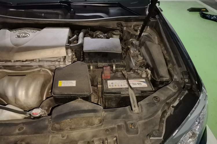 Used Toyota Camry 2015 2.0G Premier Edition Engine Bay Left