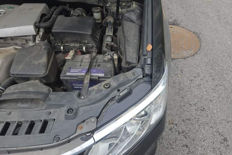 Used Toyota Camry 2015 2.0G Premier Edition Engine Bay Left