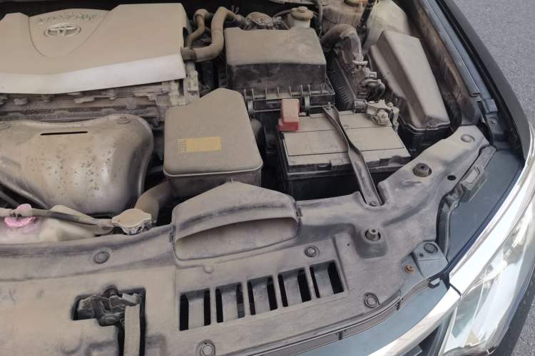 Used Toyota Camry 2015 2.0E Elite Edition Engine Bay Left