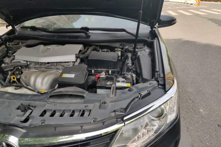 Used Toyota Camry 2015 2.0G Premier Edition Engine Bay Left