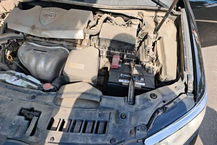 Used Toyota Camry 2015 2.0G Premier Edition Engine Bay Left