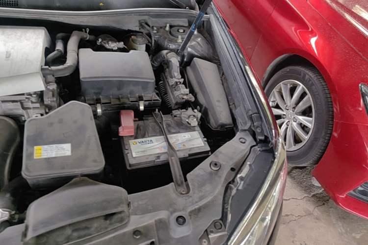 Used Toyota Camry 2015 2.0G Premier Edition Engine Bay Left