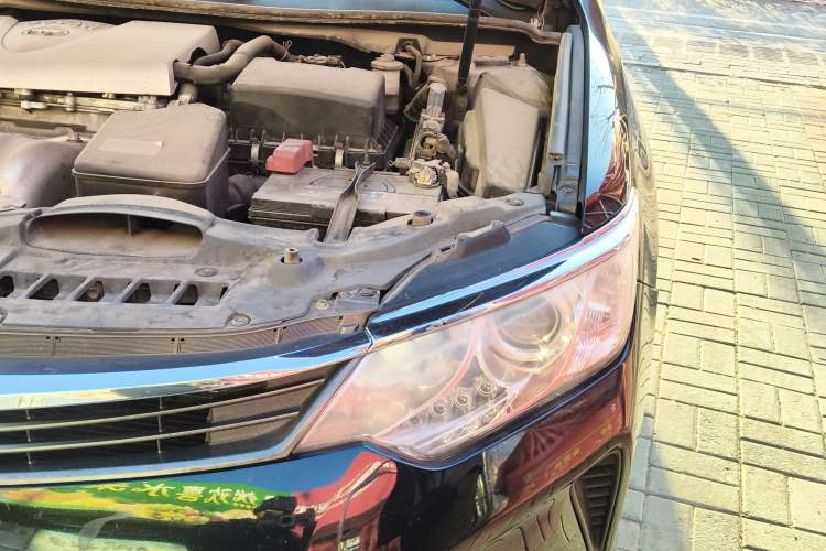 Used Toyota Camry 2015 2.0G Premier Edition Engine Bay Left