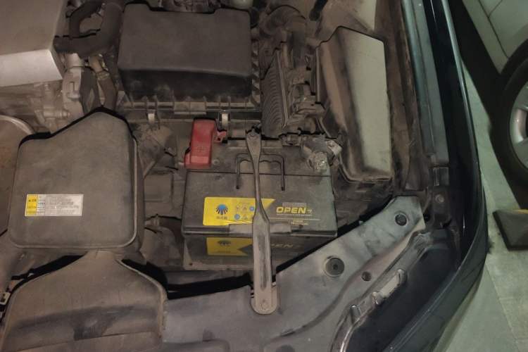 Used Toyota Camry 2015 2.0G Premier Edition Engine Bay Left