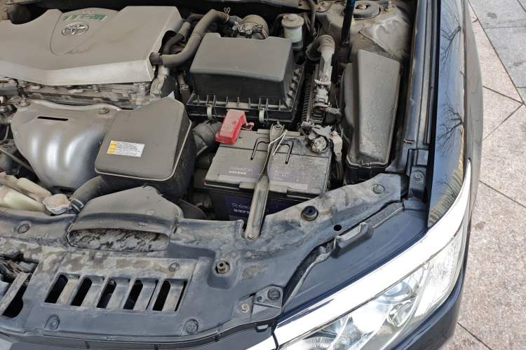Used Toyota Camry 2015 2.0E Elite Edition Engine Bay Left