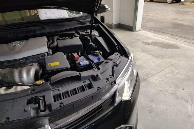 Used Toyota Camry 2015 2.0G Premier Edition Engine Bay Left