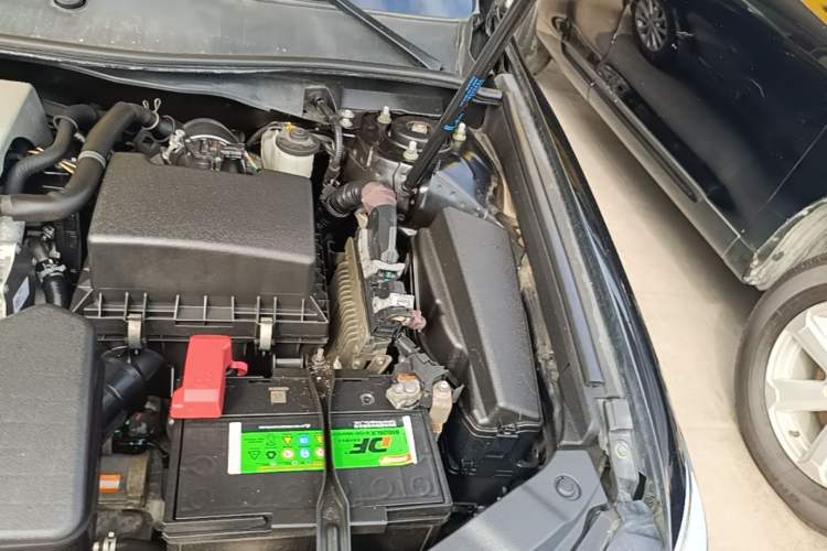 Used Toyota Camry 2015 2.0E Elite Edition Engine Bay Left